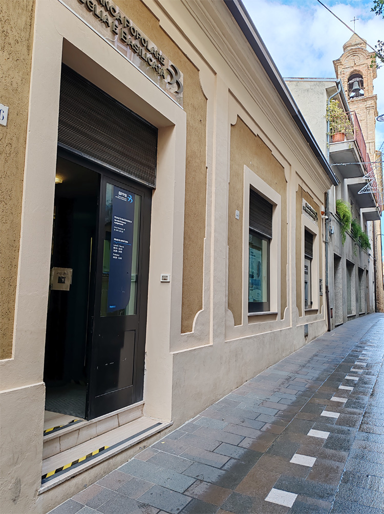 ufficio bancario bucchianico